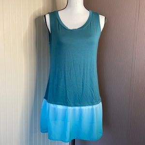 Logo by Lori Goldstein green tunic tank top size m